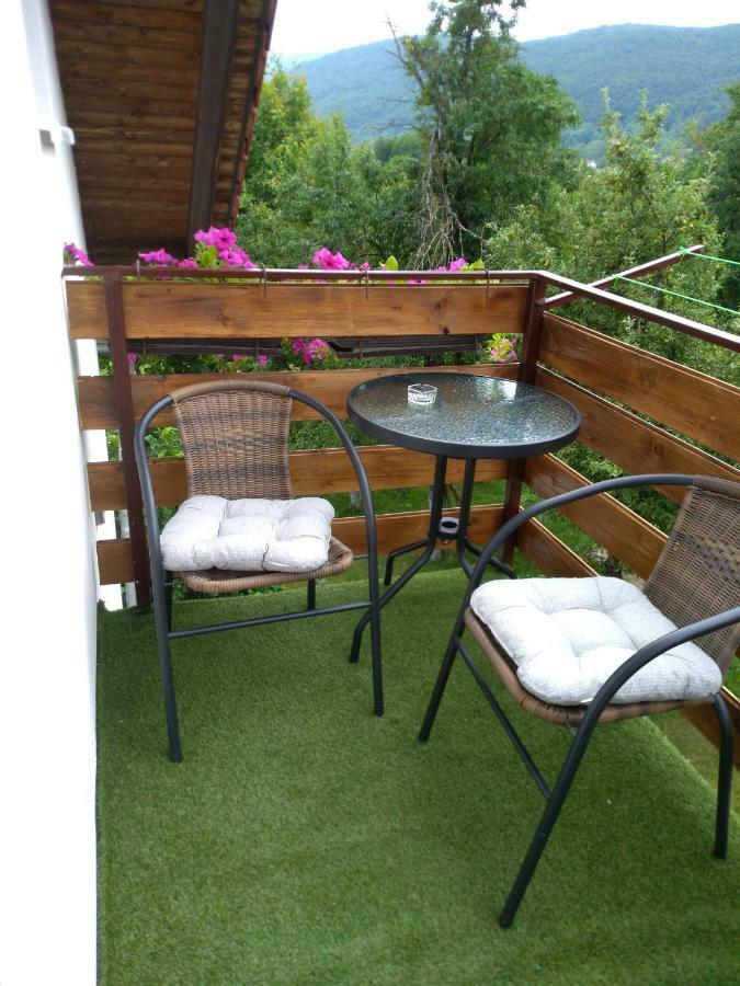 Apartman Nina Licko Petrovo Selo Exterior foto